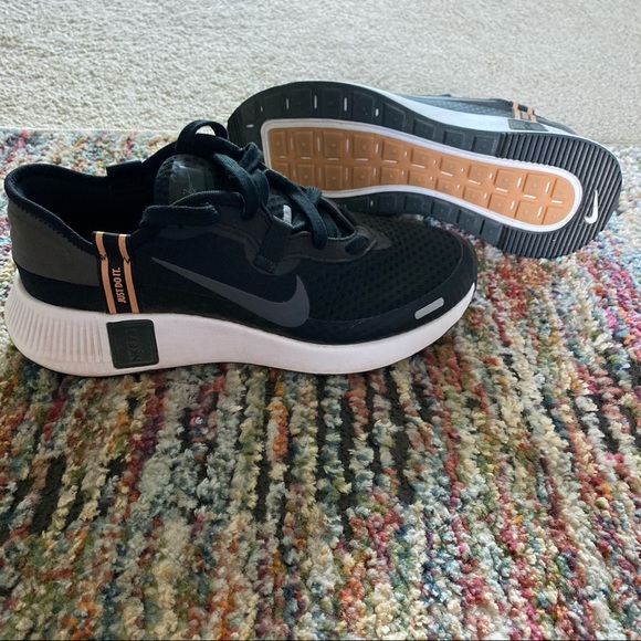 Nike Reposto - 90$ | CZ5631-102 | Shooos.com